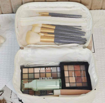 شنط 4 قطع - لون ابيض و اسود 