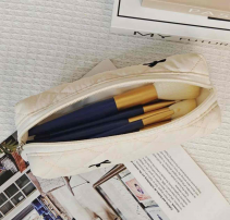 شنط 4 قطع - لون ابيض و اسود 