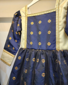 240111 فستان شعبي كحلي منقش