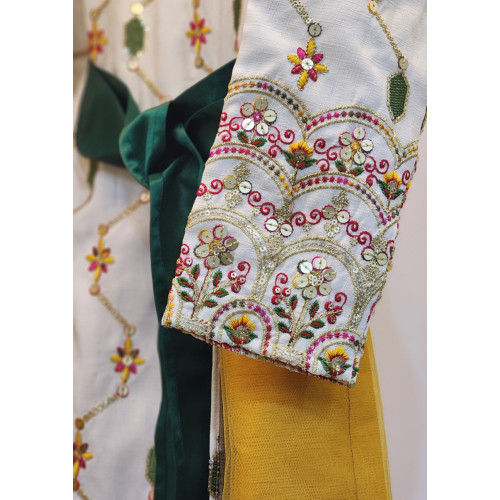 240142 فستان كركمي مطرز مع حزام أخضر 240142 فستان كركمي مطرز مع حزام أخضر