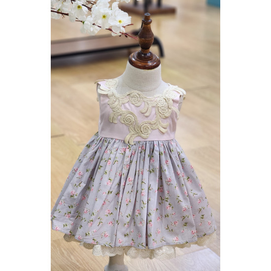 240401 فستان مورد مزين بالدانتيل 240401 فستان مورد مزين بالدانتيل