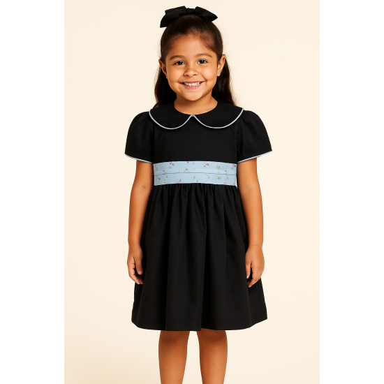 فستان أسود بباقة وحزام مورد240502 فستان أسود بباقة وحزام مورد240502