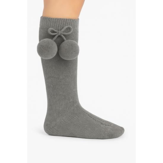 جوارب طويلة لون رمادي موديل كور جوارب طويلة لون رمادي موديل كور