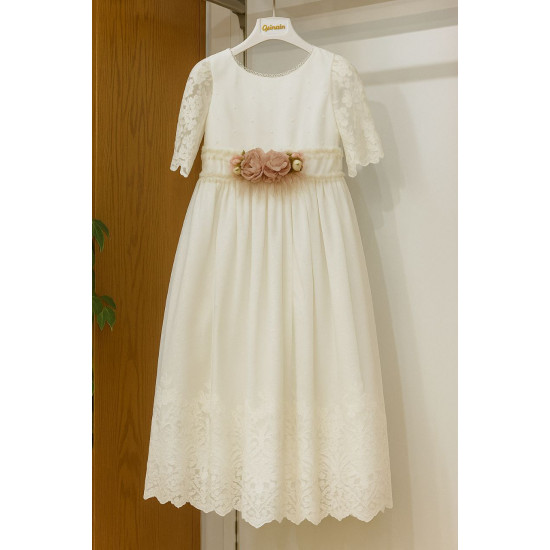 2400 فستان زواج دانتيل موديل طويل بحاشية تطريز 2400 فستان زواج دانتيل موديل طويل بحاشية تطريز