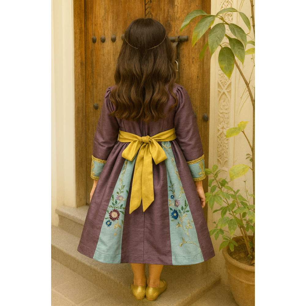 فستان شعبي لينن مطرّز بنقوش ذهبية – لون موف مع أزرق 240454 فستان شعبي لينن مطرّز بنقوش ذهبية – لون موف مع أزرق 240454