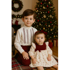 طقم أولاد أنيق – قميص أبيض بدانتيل وأكمام طويلة مع بنطال عنابي 240457 طقم أولاد أنيق – قميص أبيض بدانتيل وأكمام طويلة مع بنطال عنابي 240457