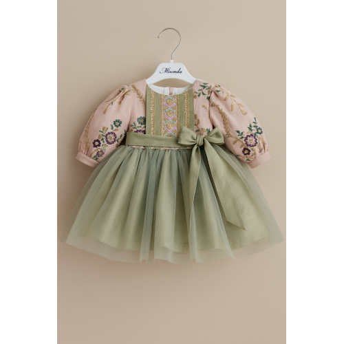 فستان شعبي لينن مطرّز بنقوش ذهبية – لون أخضر زاهي مع وردي 240461 فستان شعبي لينن مطرّز بنقوش ذهبية – لون أخضر زاهي مع وردي 240461