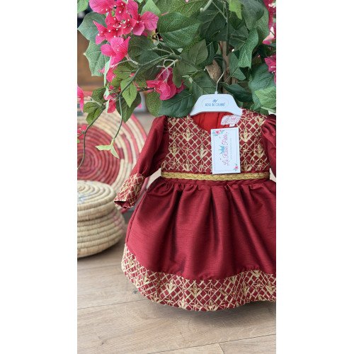 فستان شعبي أحمر مطرز ذهبي 240624