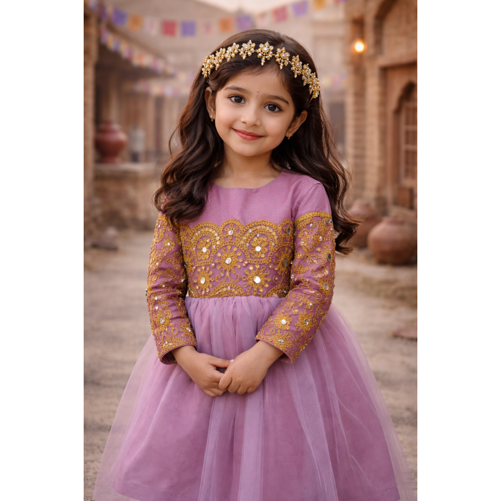 فستان شعبي بنفسجي بتطريزات ذهبية وتول  240628