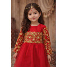 فستان شعبي أحمر بتطريزات ذهبية وتول  240627