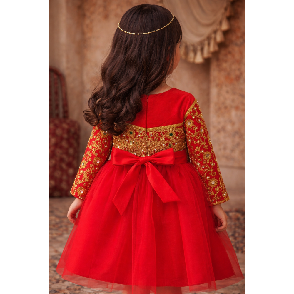 فستان شعبي أحمر بتطريزات ذهبية وتول  240627