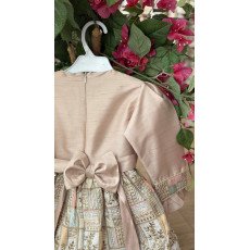 فستان شعبي وردي من طبقتين بتطريزات ذهبية 240618