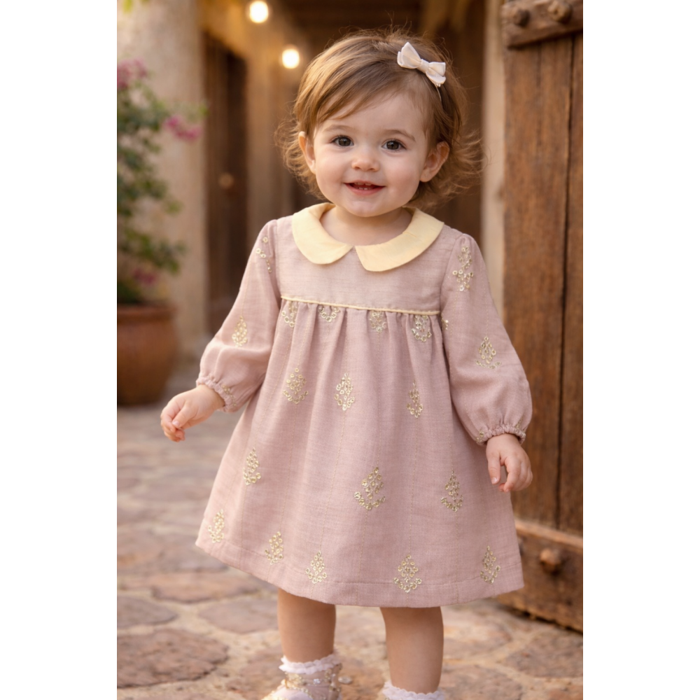 فستان شعبي وردي مطرز ذهبي بياقة 240637