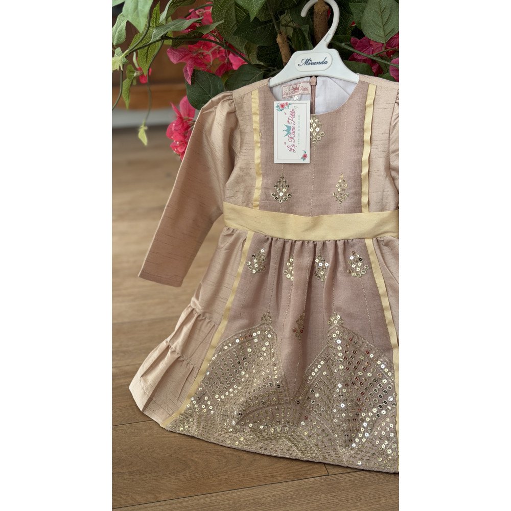 فستان شعبي وردي طبقات بتطريزات ذهبية  240636