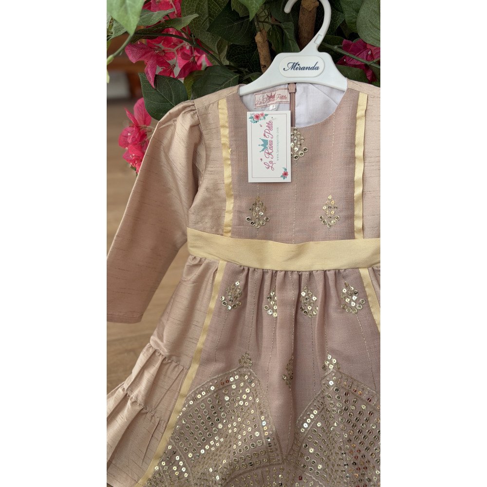 فستان شعبي وردي طبقات بتطريزات ذهبية  240636