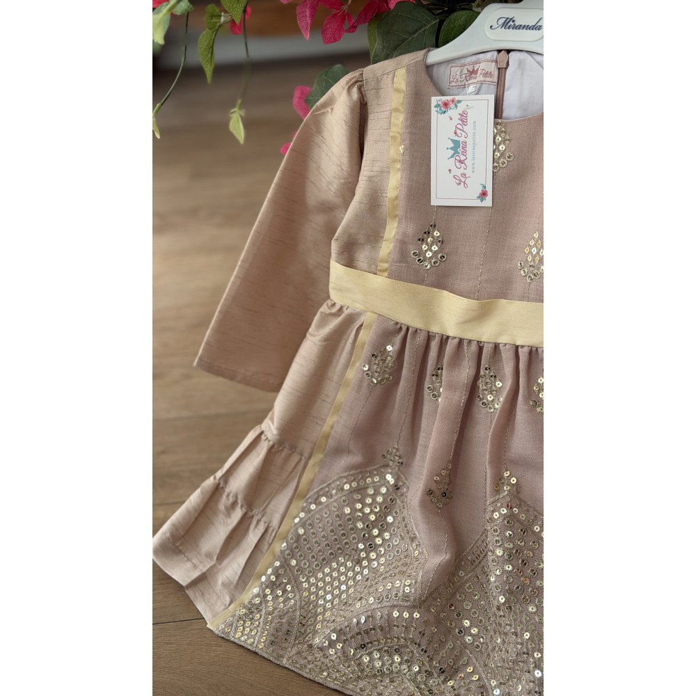 فستان شعبي وردي طبقات بتطريزات ذهبية  240636