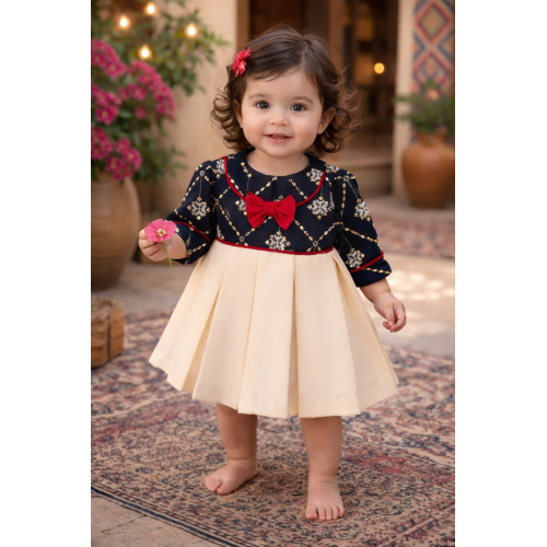 فستان شعبي كحلي بكسرات ناعمة ونقشة ذهبية 240625