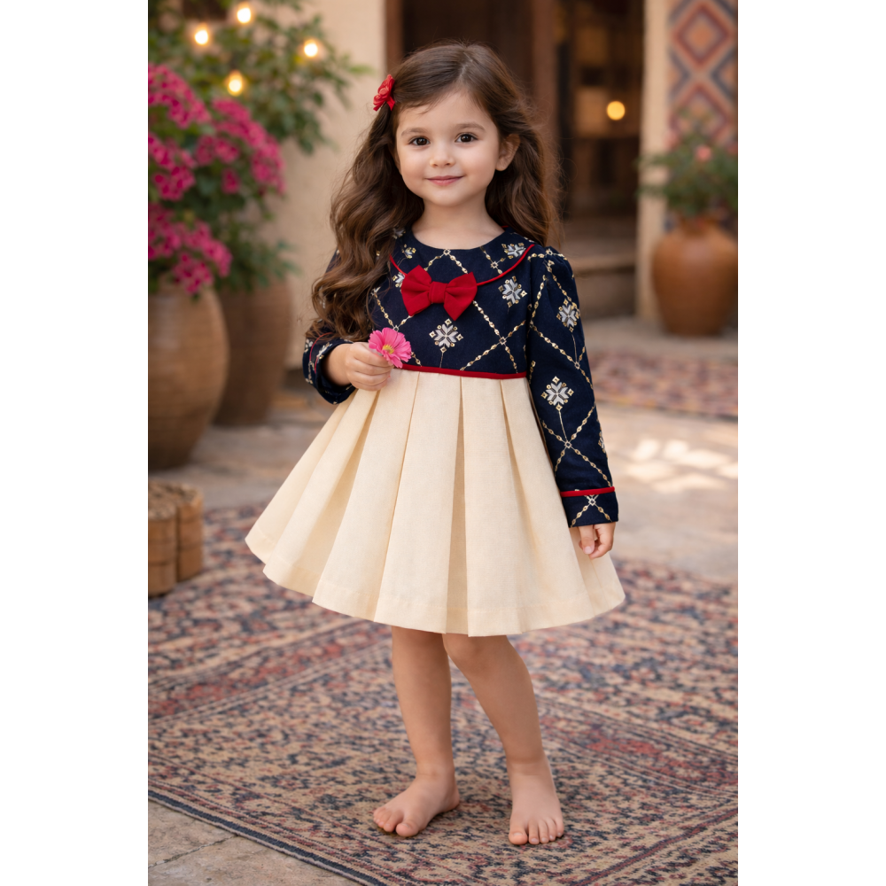 فستان شعبي بكسرات ناعمة ونقشة ذهبية للكبار 240630