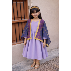 فستان بناتي بنفسجي مع شال اكمام مطرّز وتفاصيل ذهبية 240471