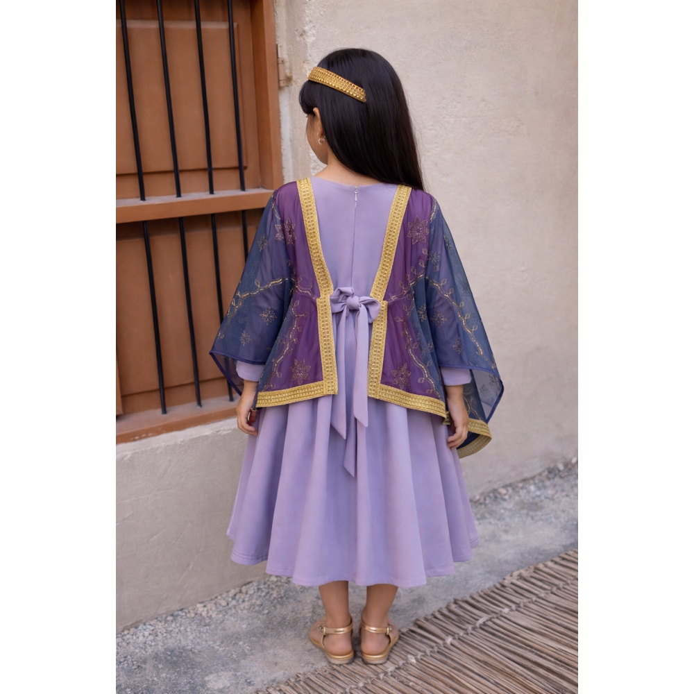 فستان بناتي بنفسجي مع شال اكمام مطرّز وتفاصيل ذهبية 240471
