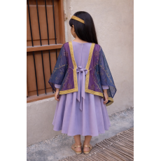 فستان بناتي بنفسجي مع شال اكمام مطرّز وتفاصيل ذهبية 240471