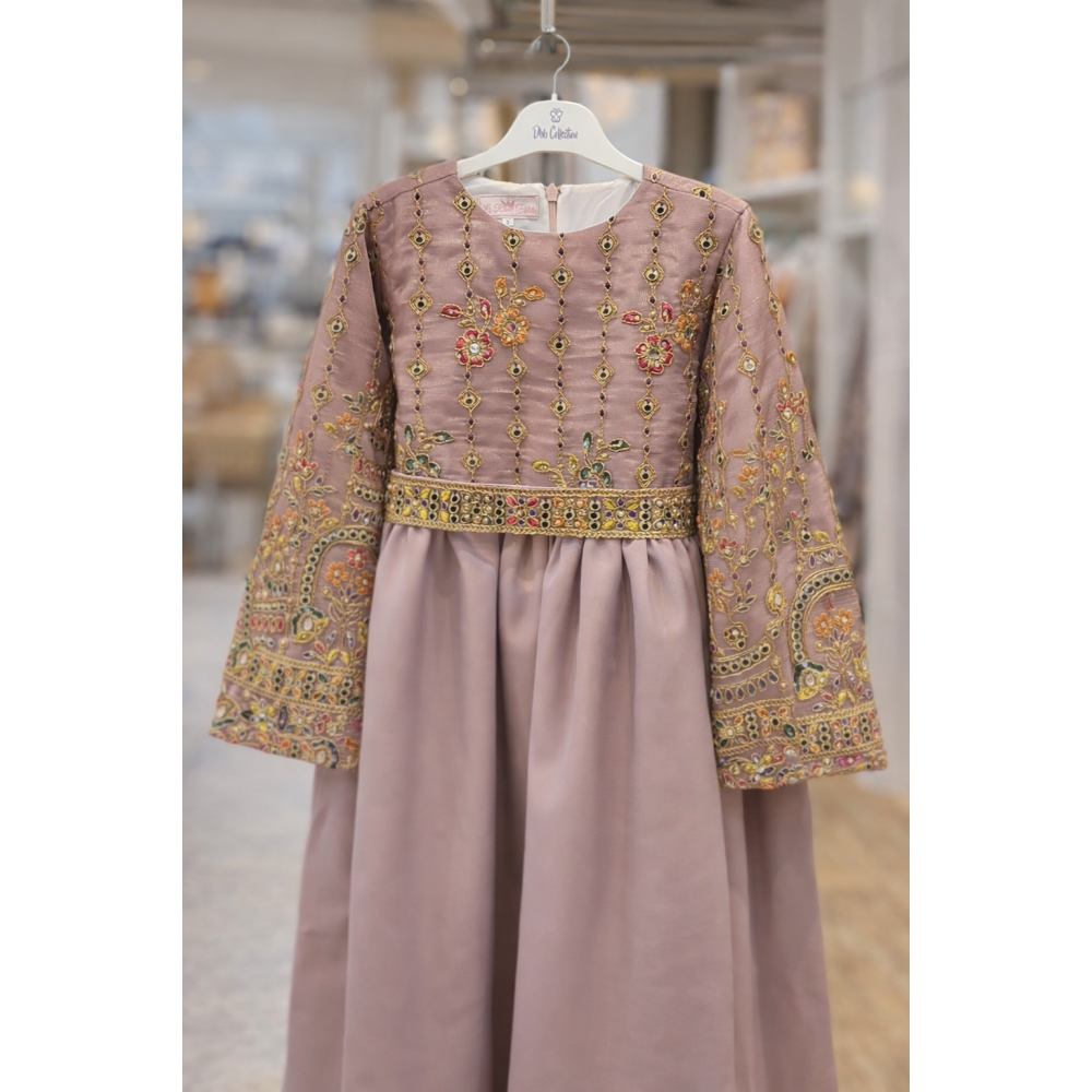  فستان بناتي مطرّز فاخر – لون موف ترابي- للسن المحير 240477