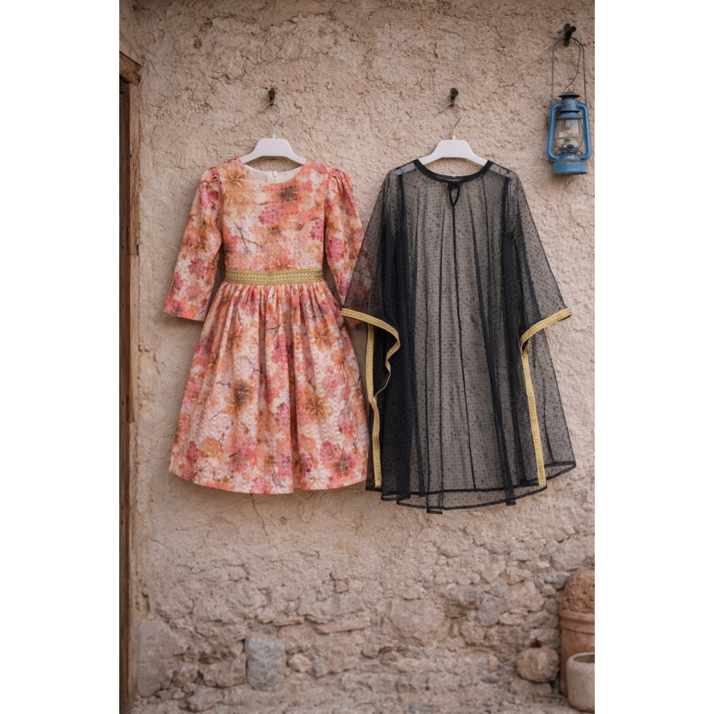 فستان قطني مورد ومطرز مع الترتر لون وردي  مع شيلة 470478