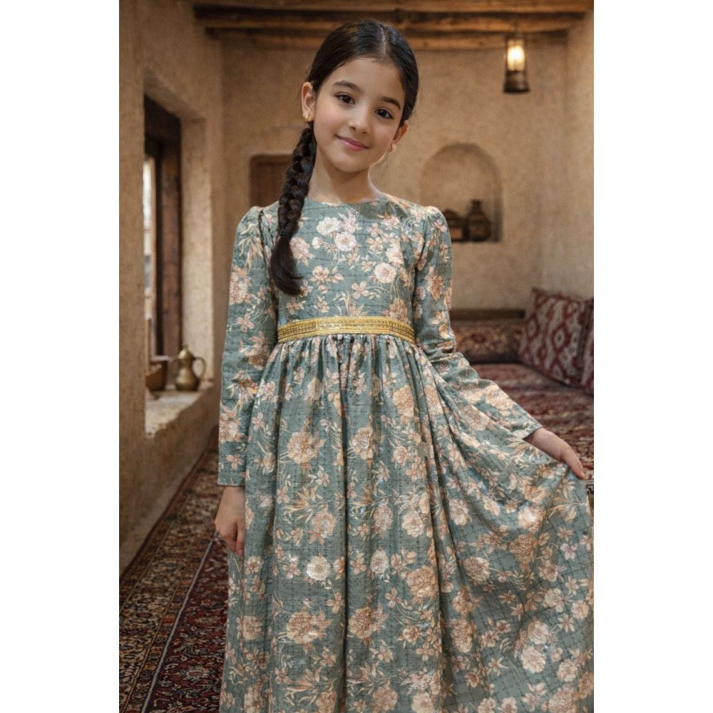 فستان قطني مورد ومطرز مع الترتر لون أخضر  مع شيلة 470479