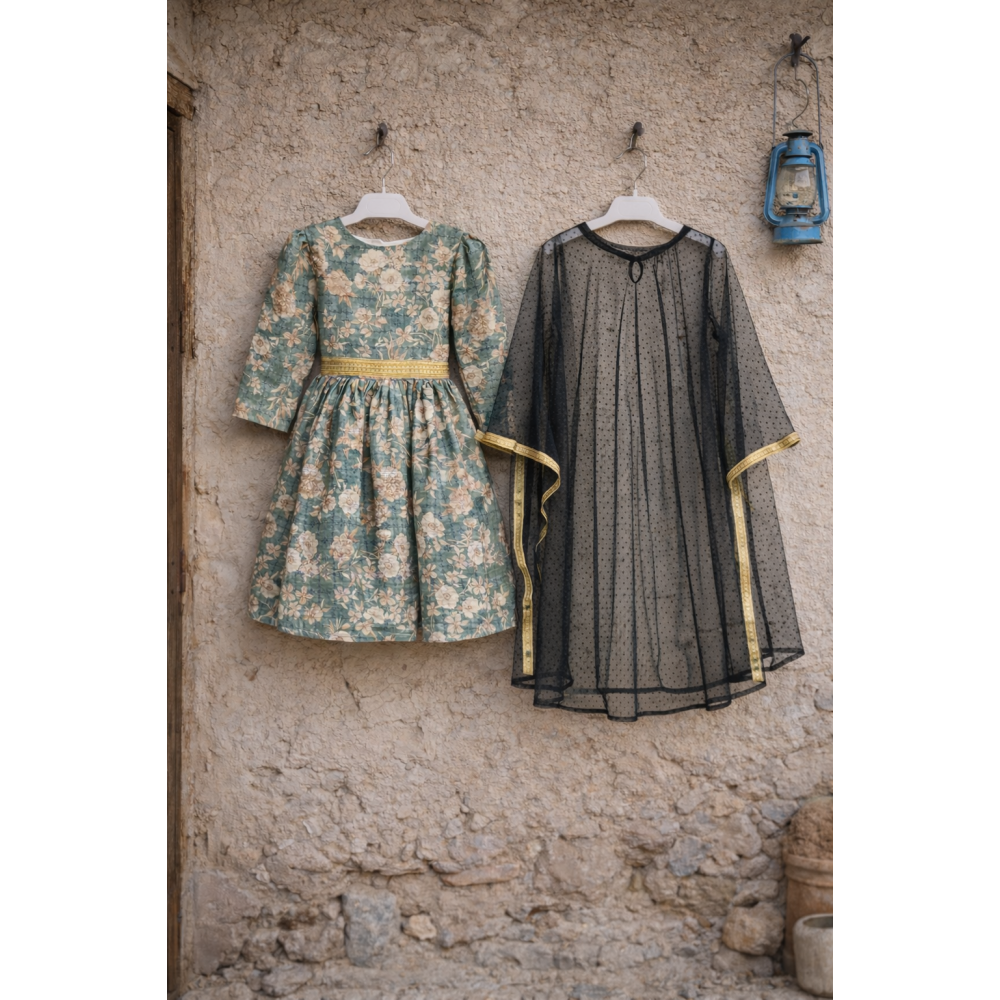 فستان قطني مورد ومطرز مع الترتر لون أخضر  مع شيلة 470479