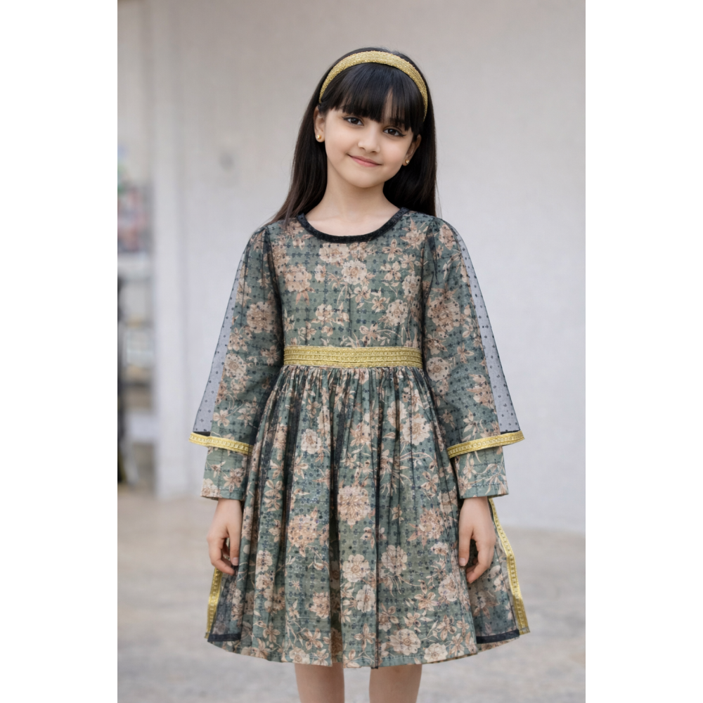 فستان قطني مورد ومطرز مع الترتر لون أخضر  مع شيلة 470479