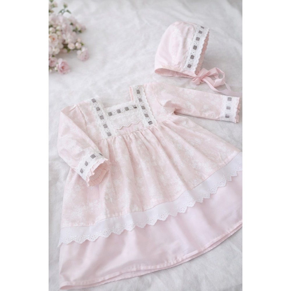 طقم بناتي فستان وقبعة   بتفاصيل دانتيل أنيقة  240473