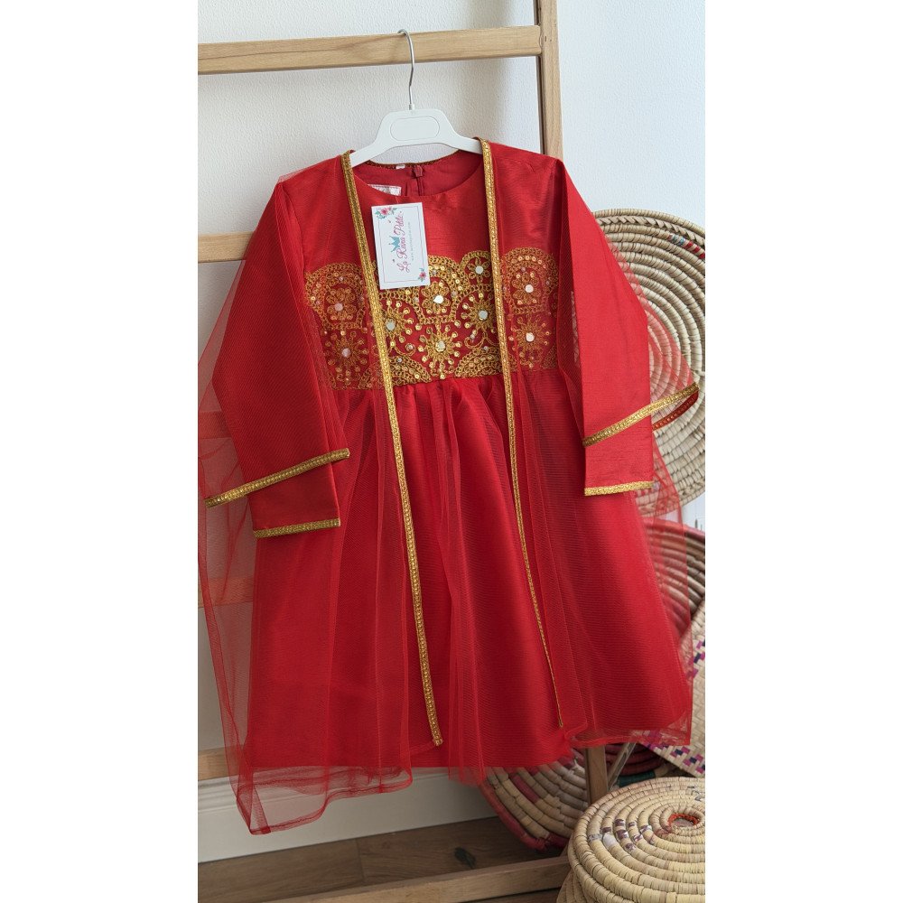 فستان شعبي أحمر بتطريزات ذهبية مع شيلة تول 240642
