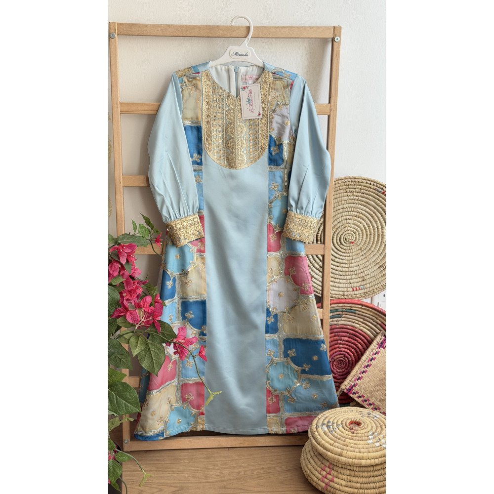 جلابية زرقاء مطرزة للسن المحير والمحجبات 240639