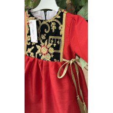 فستان شعبي أحمر مع مخمل أخضر ملكي 240613