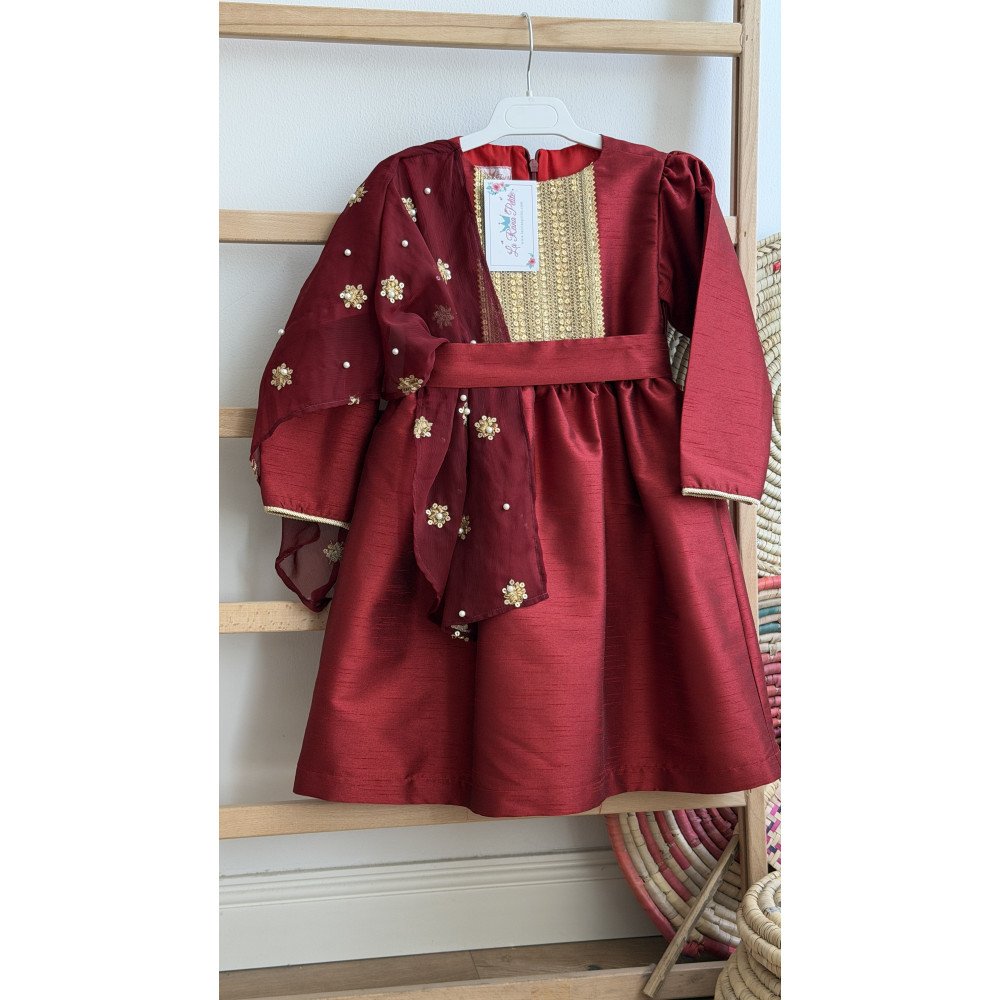 فستان شعبي برغندي مع شال مطرز 240632