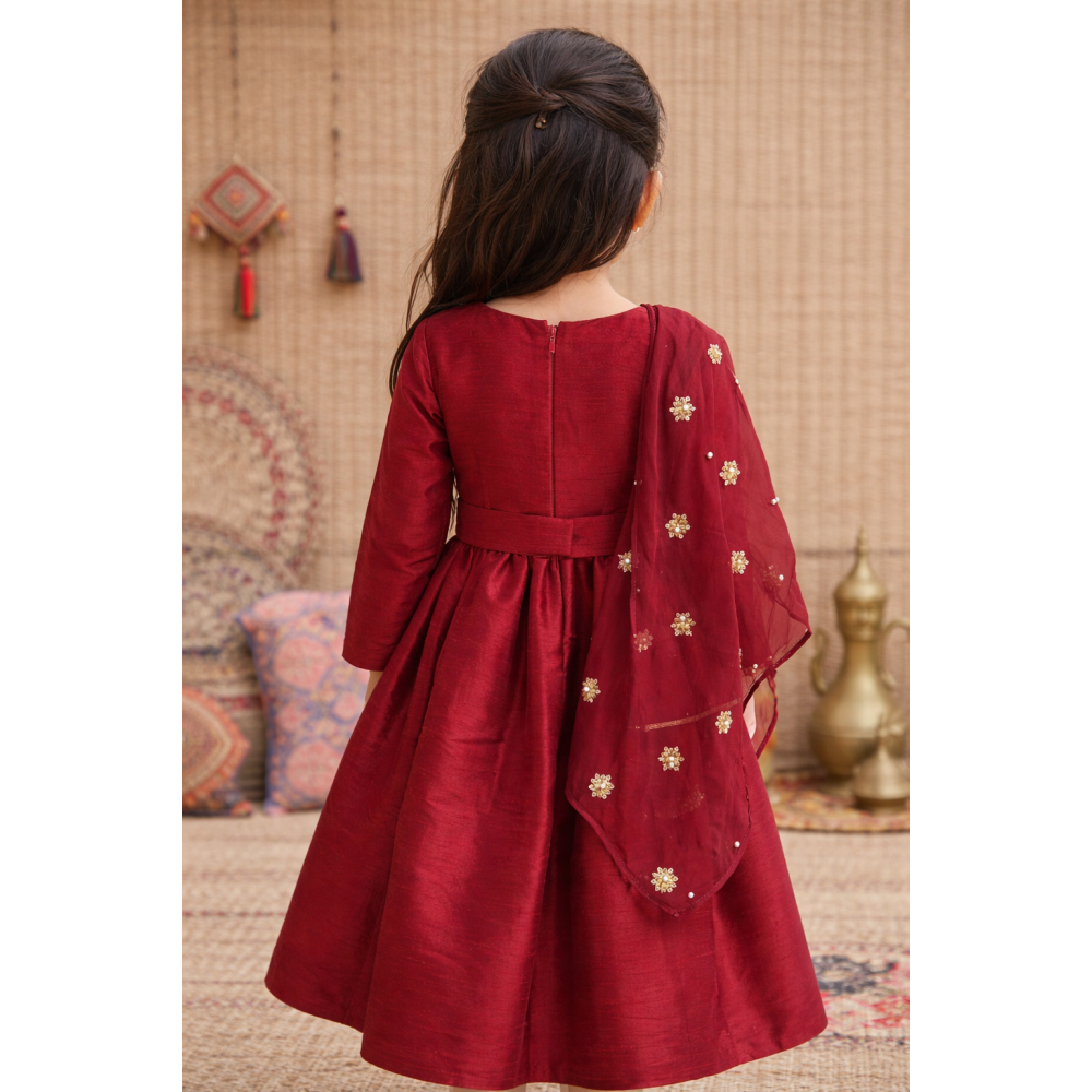 فستان شعبي برغندي مع شال مطرز 240632