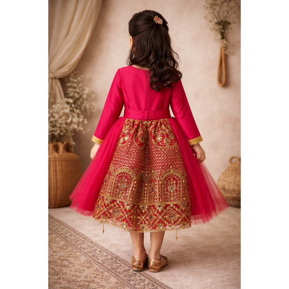 فستان شعبي فوشي مطرز مع تول 240655