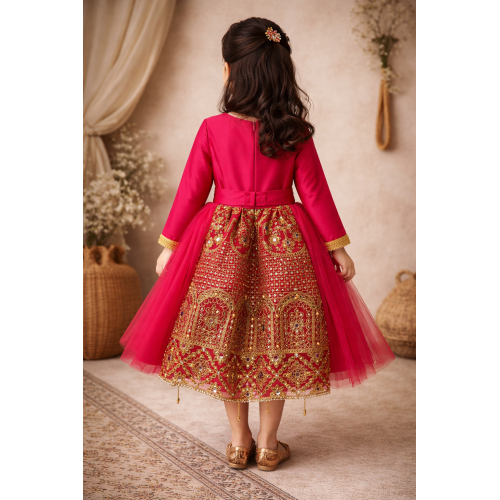 فستان شعبي فوشي مطرز مع تول 240655