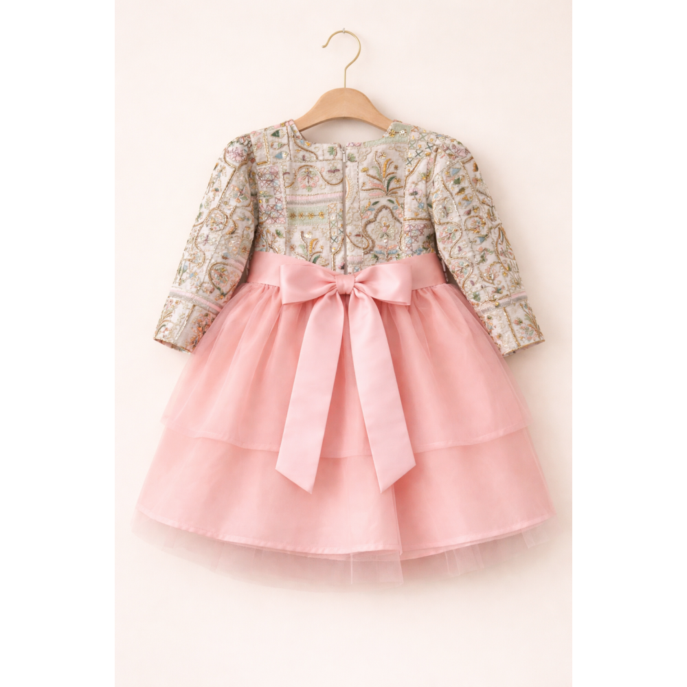 فستان لينن مطرز بتنورة من طبقتين لون خوخي   240494