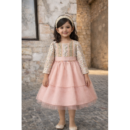 فستان لينن مطرز بتنورة من طبقتين لون خوخي   240494