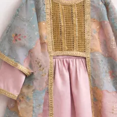 فستان وردي من قطعتين مطرز بنقوش وزخارف - درجات الوردي والأزرق-  240495