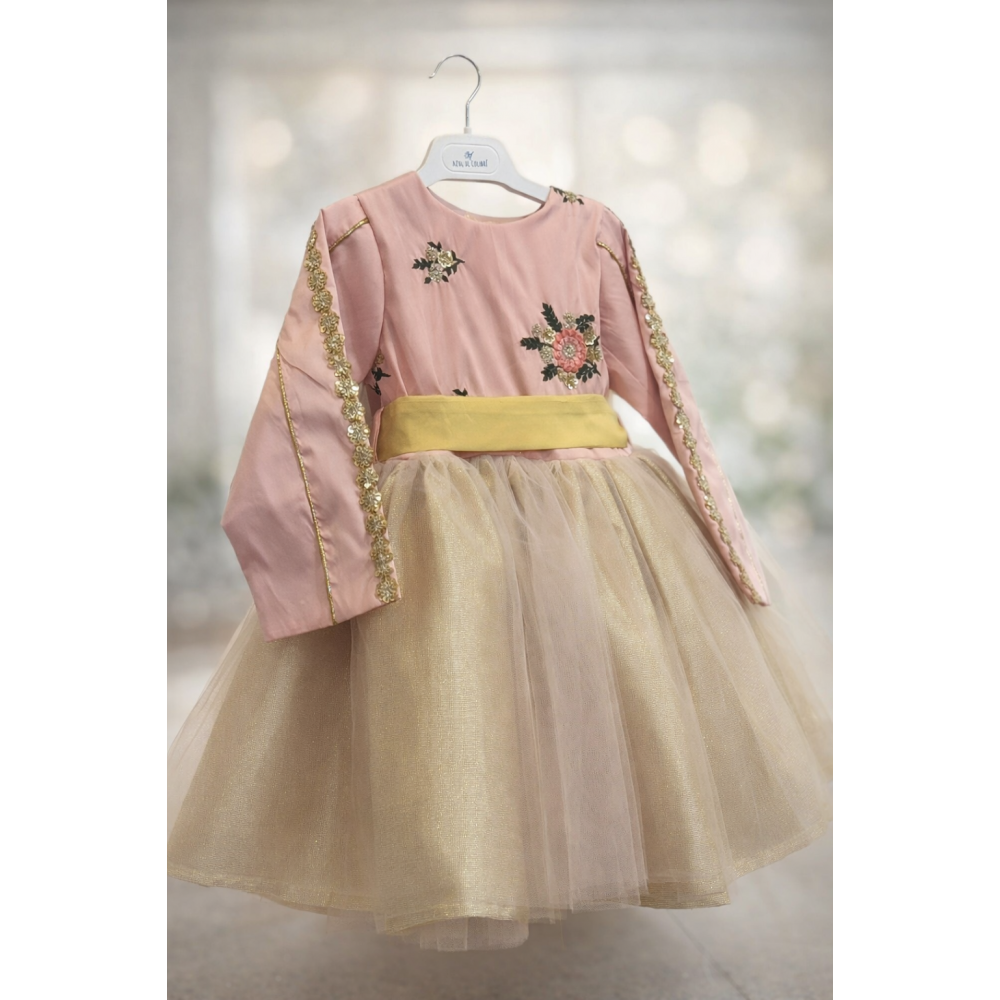 فستان بناتي مطرز ومنفوش باللون الوردي والذهبي -  240508
