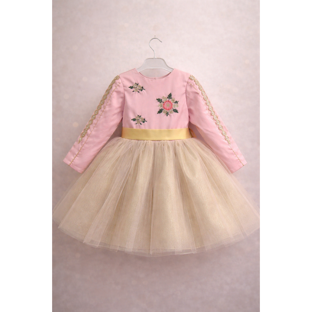 فستان بناتي مطرز ومنفوش باللون الوردي والذهبي -  240508