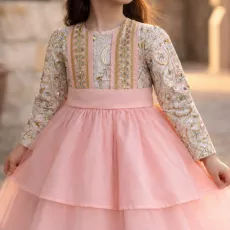 فستان لينن مطرز بتنورة من طبقتين لون خوخي   240494