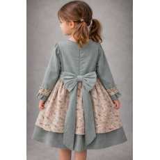 فستان كلاسيك أخضر بتفاصيل تراثية ناعم - 240668 فستان كلاسيك أخضر بتفاصيل تراثية ناعم - 240668