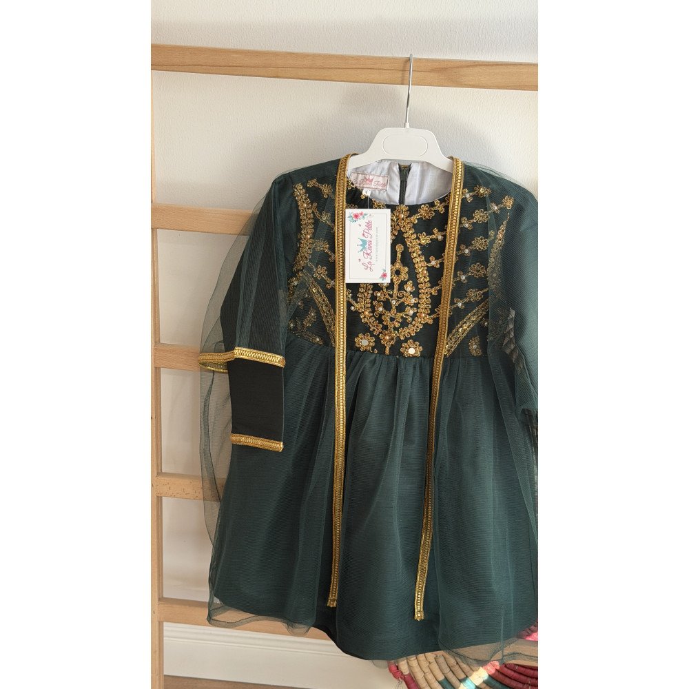 فستان شعبي أخضر مطرز مع شيلة تول 240665