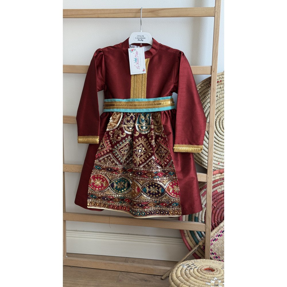 فستان شعبي خمري مطرز مع حزام 240483