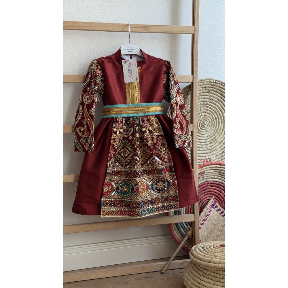 فستان شعبي خمري مطرز مع حزام 240482