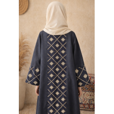 فستان سكري مع عباءة كحلي مطرزة للبنات المحجبات 240670 فستان سكري مع عباءة كحلي مطرزة للبنات المحجبات 240670