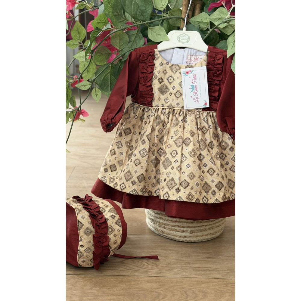 فستان شعبي بنقوشات تراثية مع قبعة 240513 فستان شعبي بنقوشات تراثية مع قبعة 240513